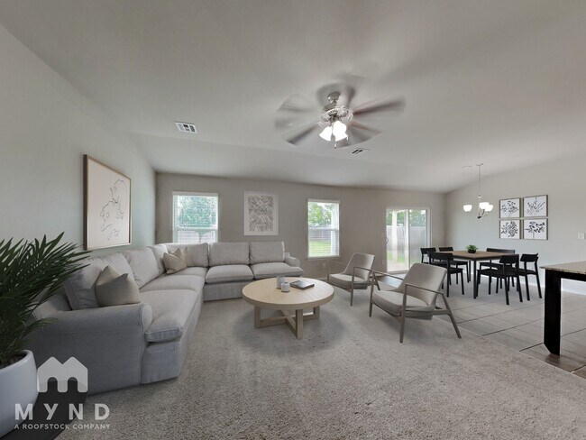 Foto del edificio - 18328 E 43rd St