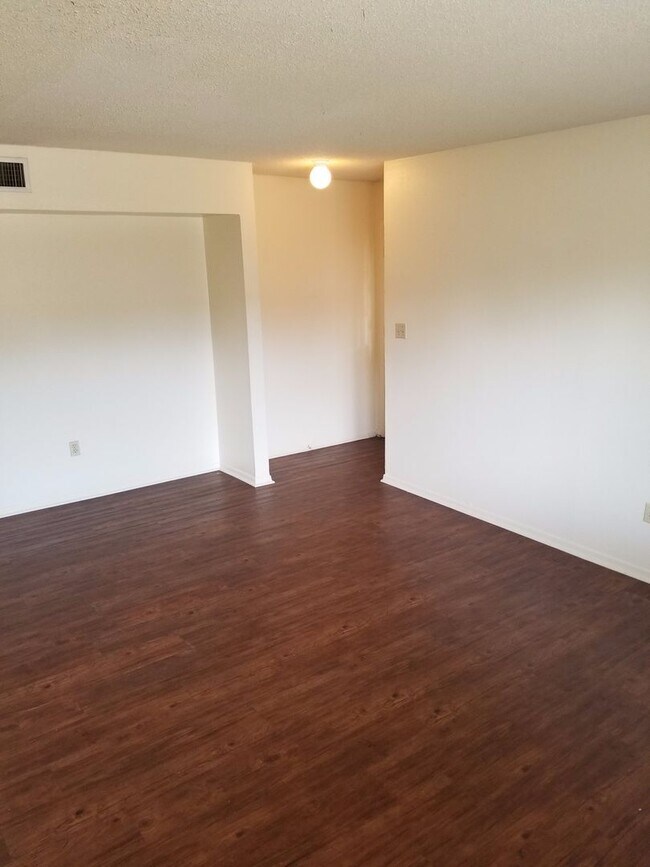 Foto del edificio - College Station -- 2/1.5 Townhome-Style Fourplex on TAMU Shuttle Route!