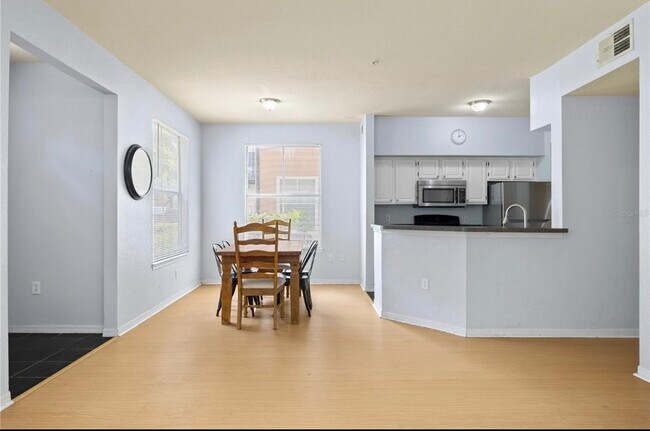 Building Photo - 6017 Westgate Dr