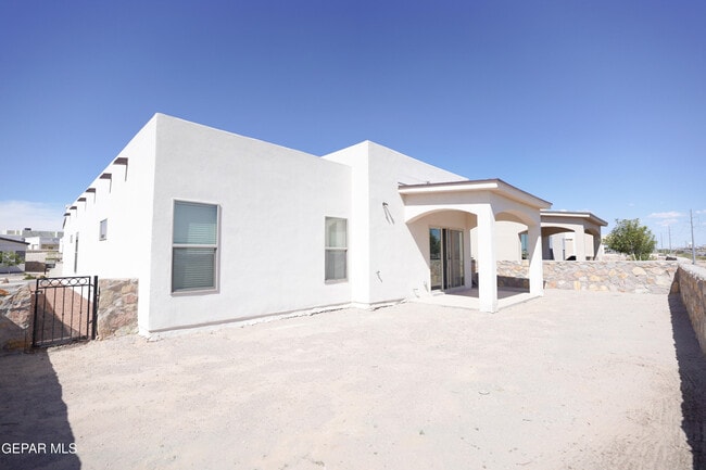 Foto del edificio - 13368 Emerald Glass Dr
