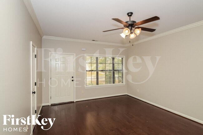 Foto del edificio - 7701 Timber Leaf Ln