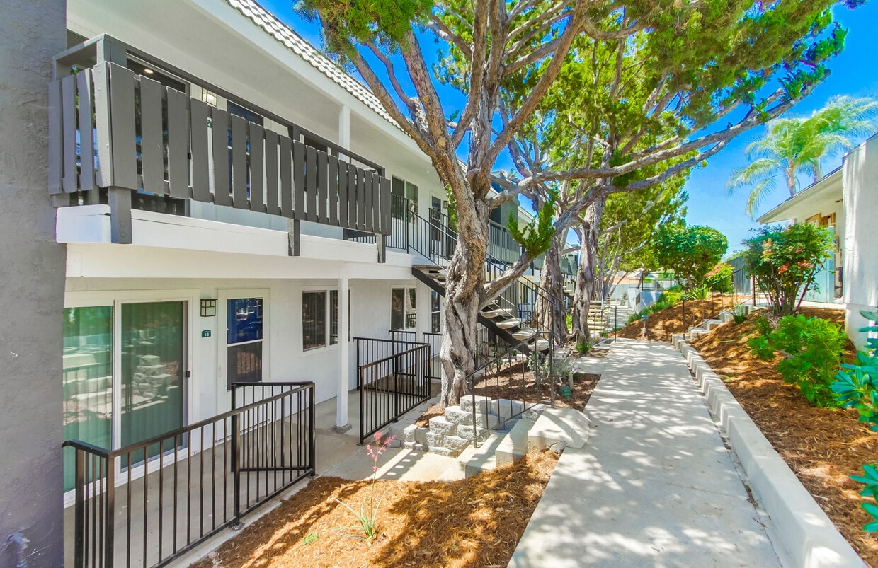 Latte Apartments 1580 S Juniper St Escondido, CA