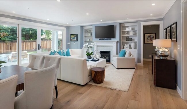 Foto del edificio - Stunning Designer Home in South Los Altos on a Premier Cul-de-sac.