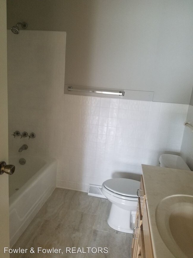 Foto del edificio - 1606 Efland Dr