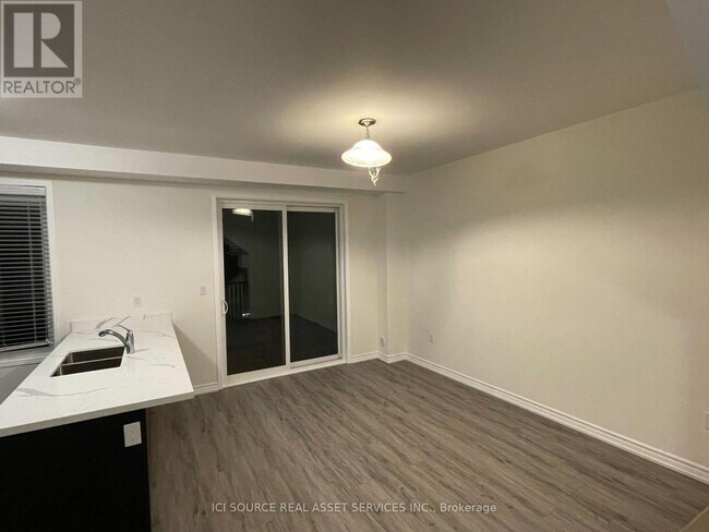 Building Photo - 276 Lagerfeld Dr