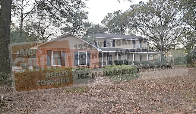 Foto del edificio - 211 Plantation Rd