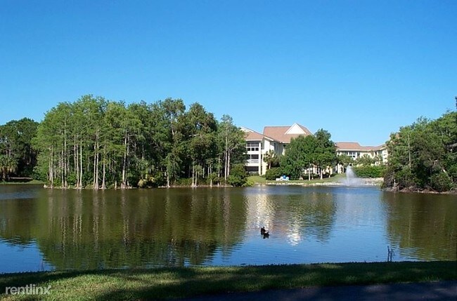 Building Photo - 3 br, 2 bath Condo - 532 Lake Louise Cir