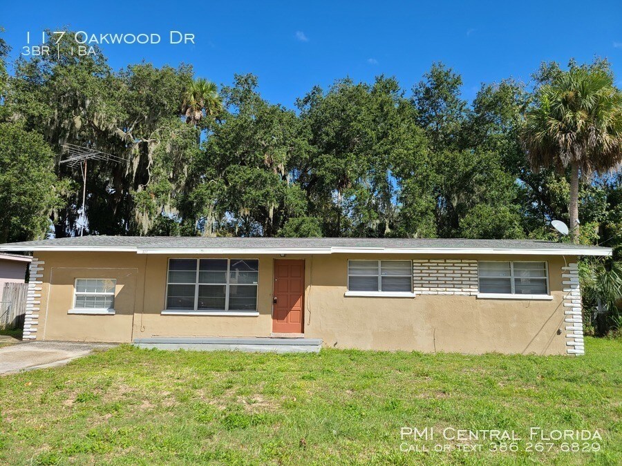 Central Daytona 3/1 Home House Rental in Daytona Beach, FL