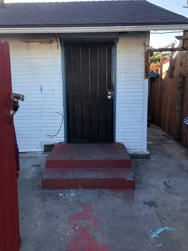 Frente de la casa - 1630 254 st. HC - 1630 254th St