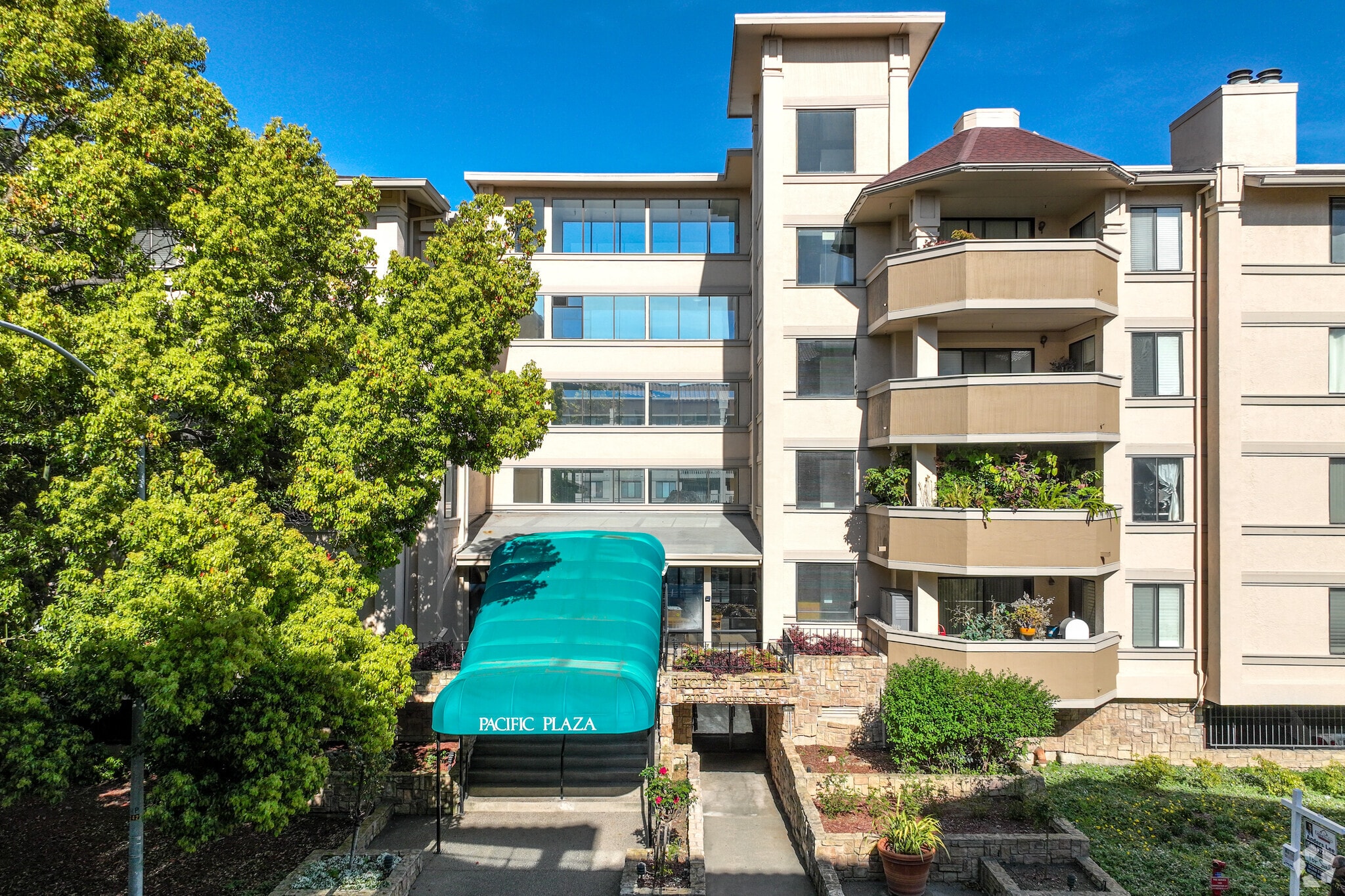 Pacific Plaza