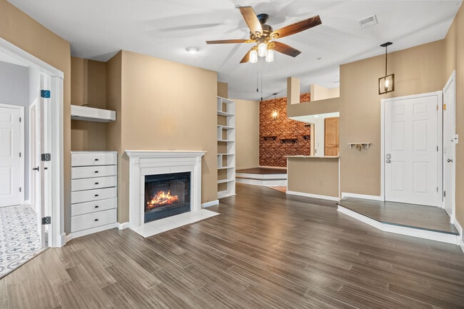 Photo - 6109 Wigmore Ln Apartment