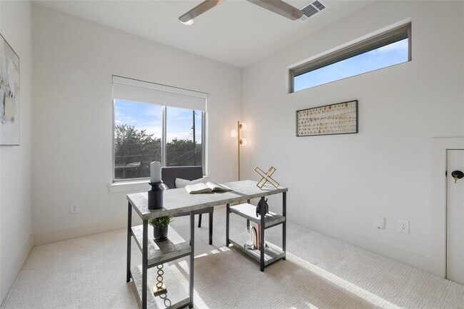 Foto del edificio - 3145 Chisholm Trail