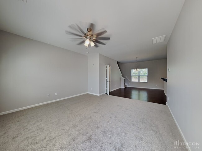 Building Photo - 2625 Meadow Crossing Dr