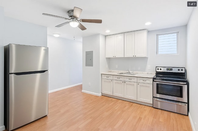 Building Photo - 6614 Torresdale Ave