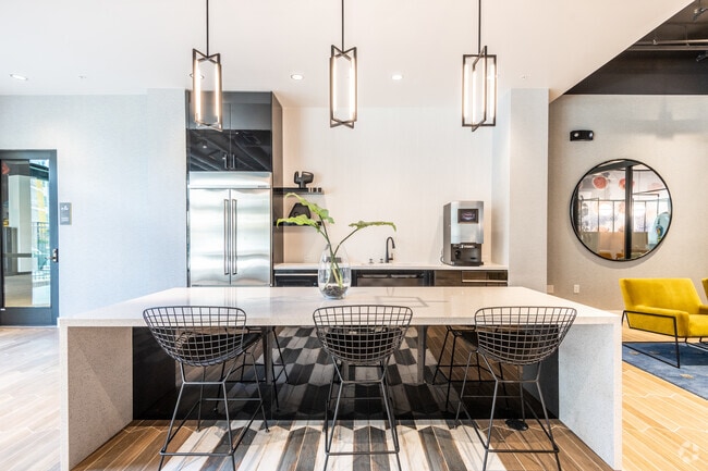 Clubhouse - Wexler - Lease by the Bed