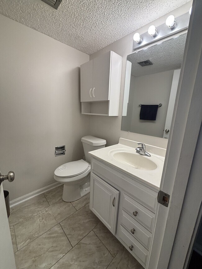 Building Photo - 315 Sidney Martin Rd