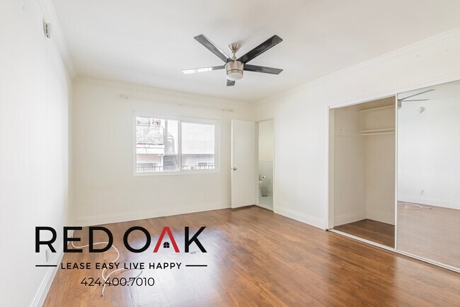 Foto del edificio - ~1 Month FREE~ Contemporary Top Floor Two ...