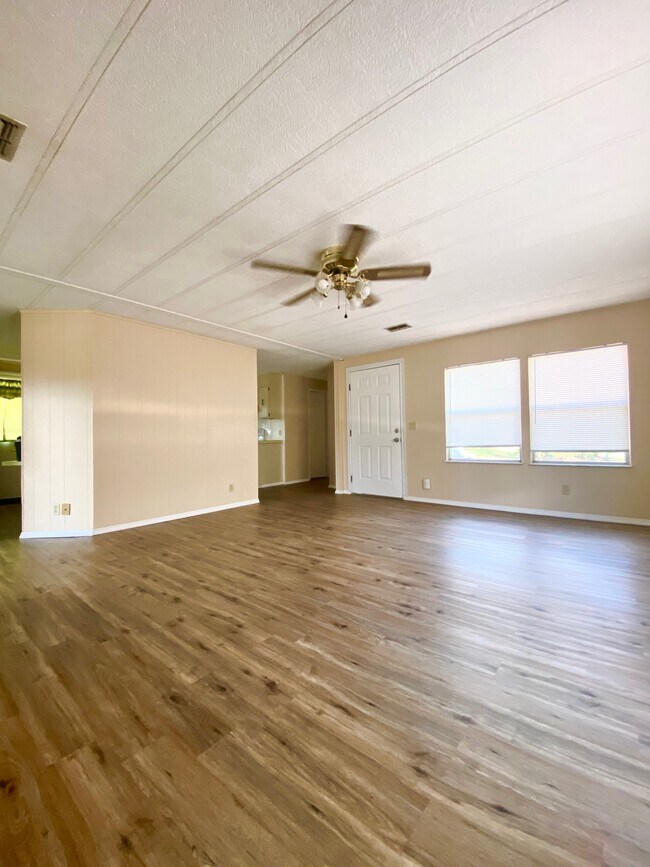Foto del edificio - 33601 Summit Ave