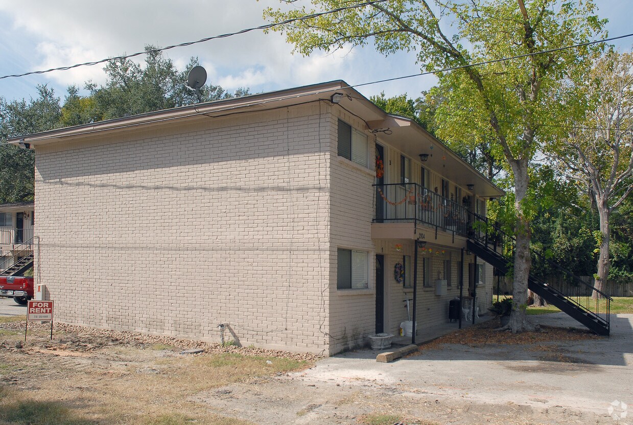 Building Photo - 1105 N Park Ave