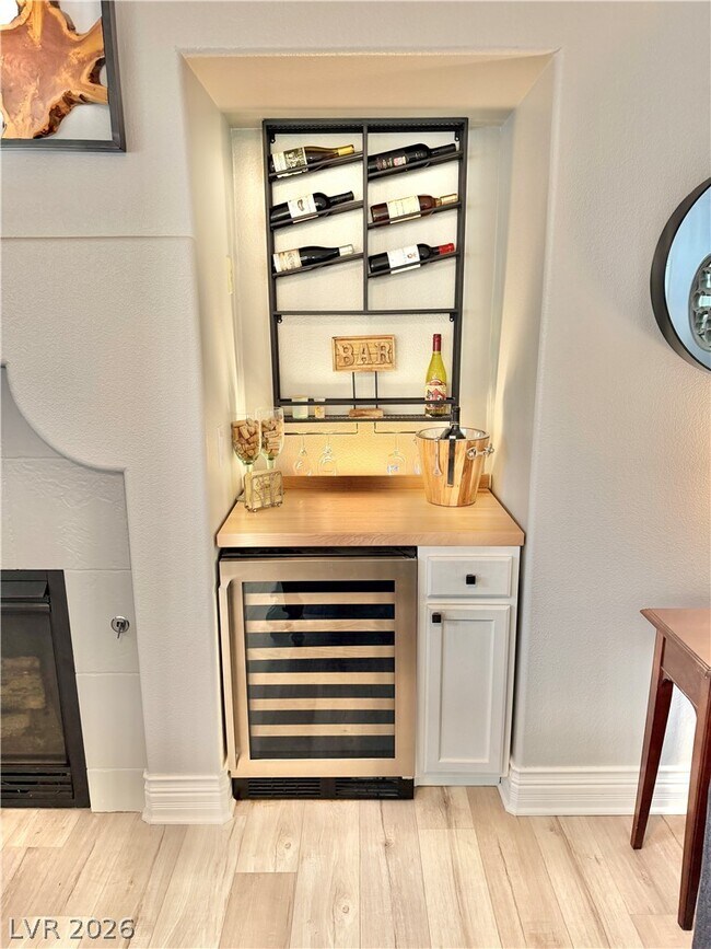 Foto del edificio - 399 Center Green Dr