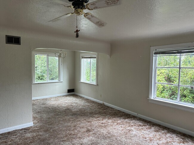 Photo - 1220 Chester Ave House