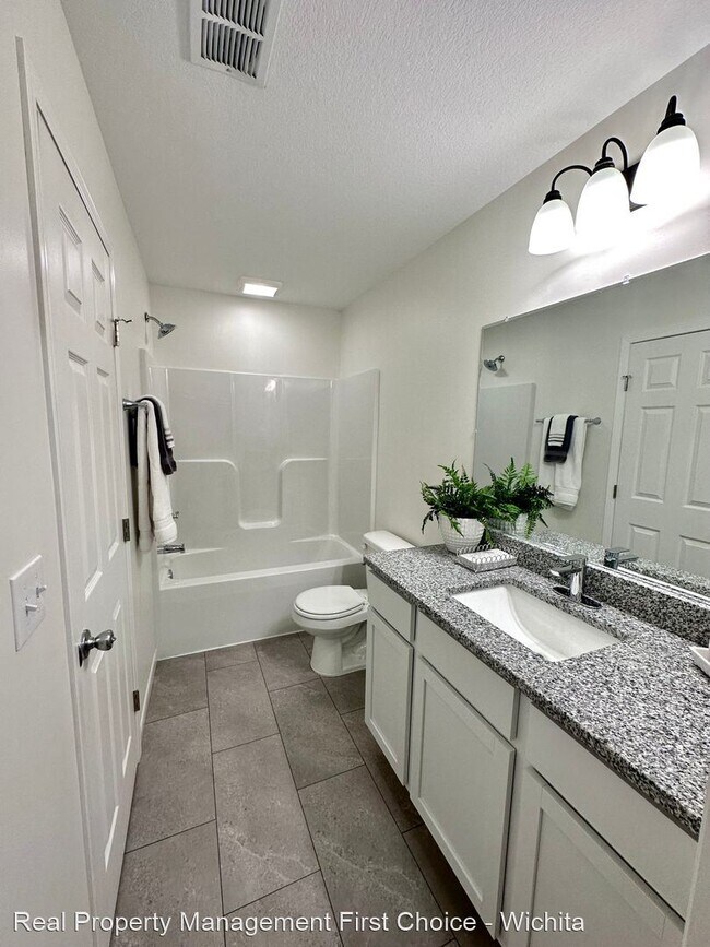 Foto del edificio - 3 br, 2 bath House - 1019 N Spruce Unit 100