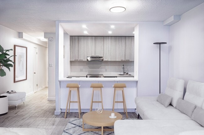 Building Photo - Skyline Apartments