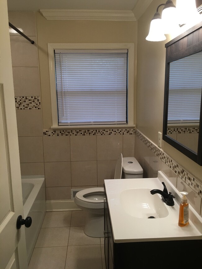 Full Bath - 2343 Green Forrest Dr