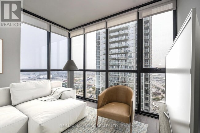 Building Photo - 2916 Hwy 7