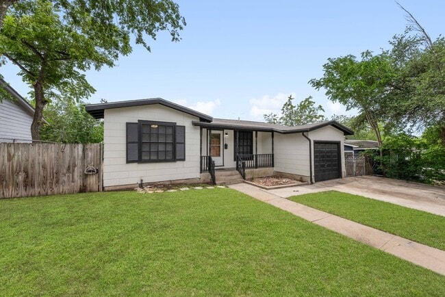 Building Photo - 310 Sumner Dr