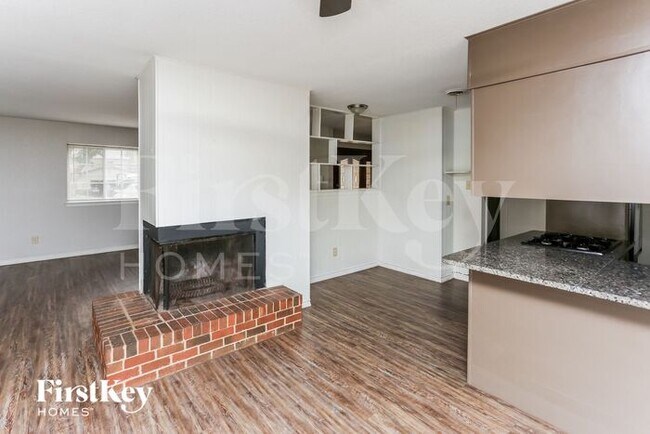 Foto del edificio - 2711 Bellaire Ct
