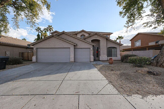 Foto del edificio - Location! Fully remodelled 4Bed/3Bath Home in Chandler, with pool