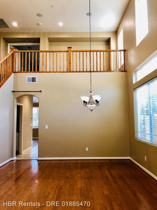 Building Photo - 5 br, 3 bath House - 5200 N Forestdale Cir