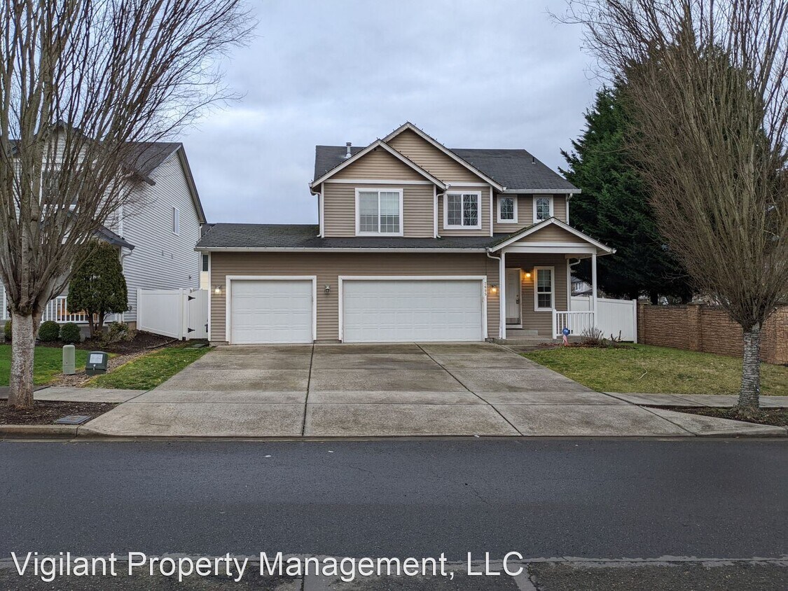 Primary Photo - 3 br, 2.5 bath House - 2605 NE 125th Ct