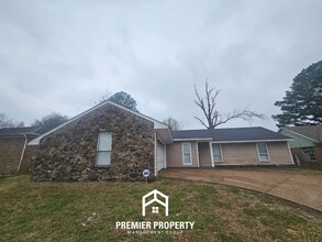 Building Photo - 3773 Caravel Dr