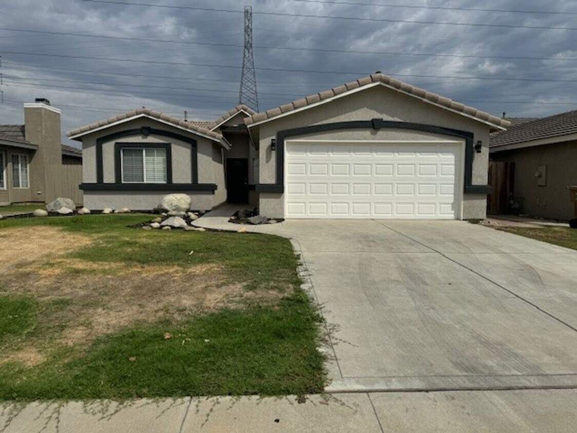 Primary Photo - 3126 Silverlake Dr