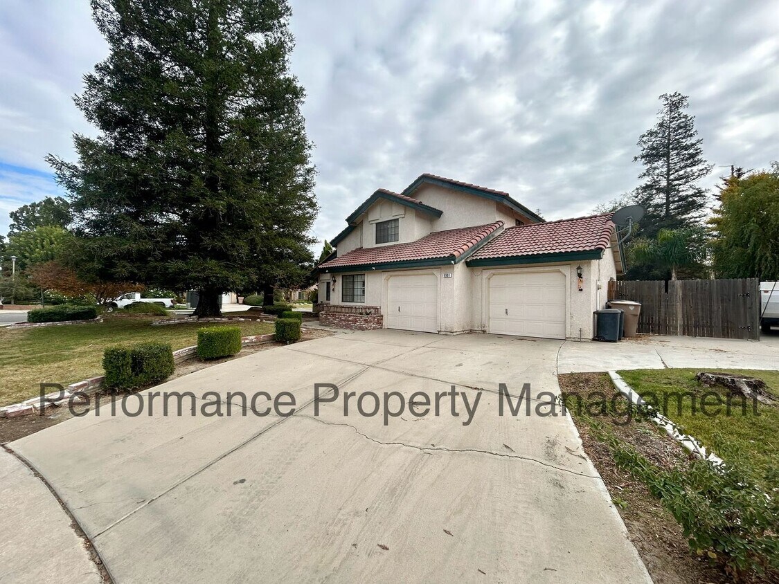 Primary Photo - Stunning 4 Bed/3 Bath Home in The Oaks!
