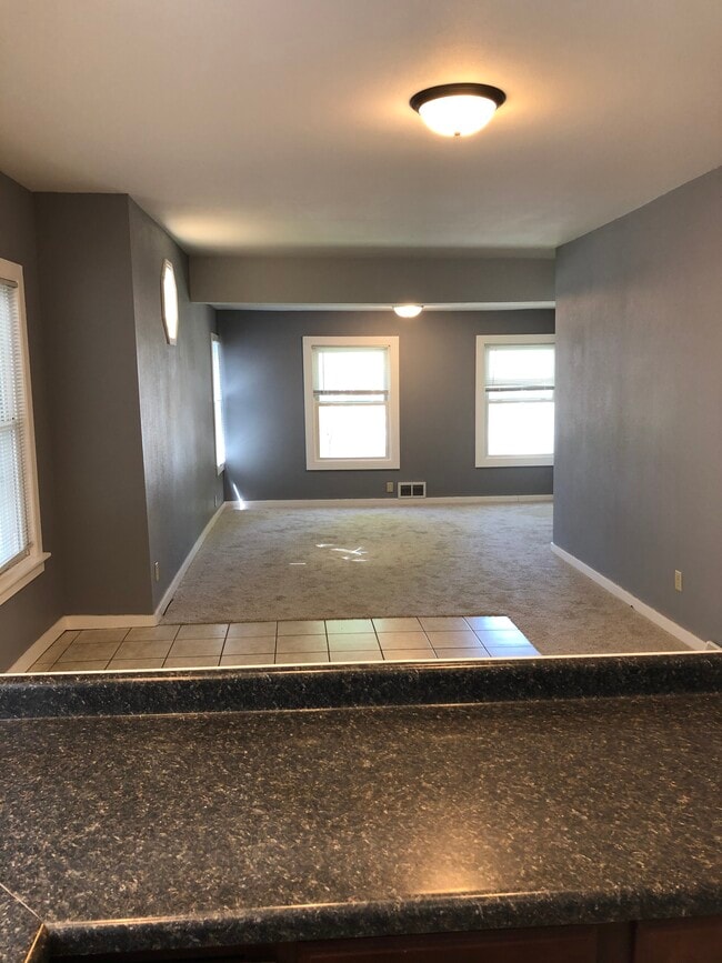 Building Photo - 1316 S 73rd St