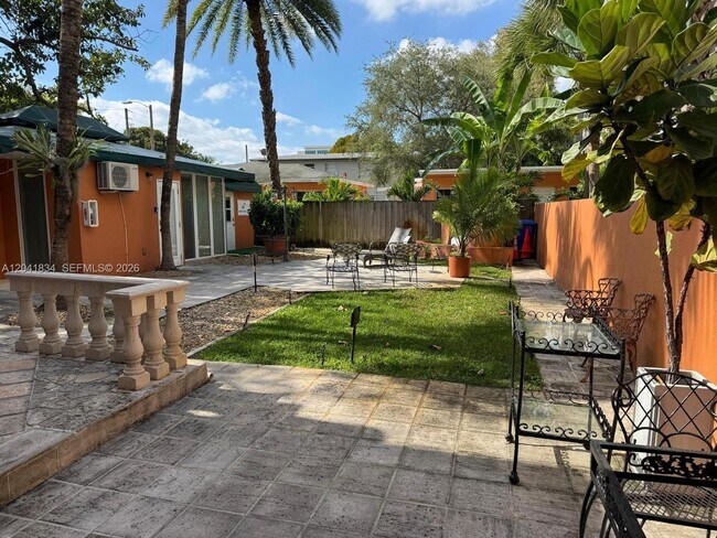 Foto del edificio - 1033 NW 6th St