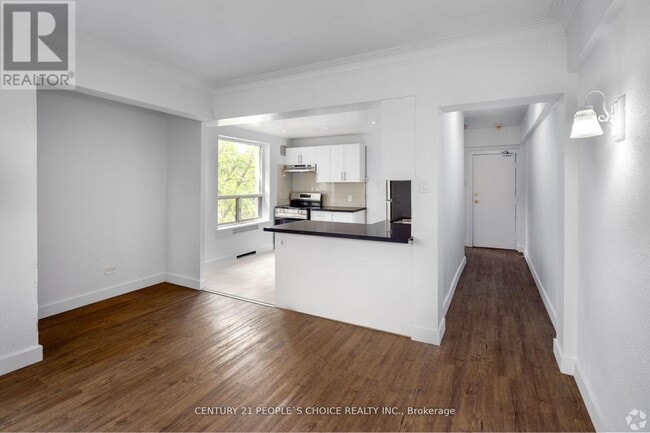 Building Photo - 873 Avenue Rd