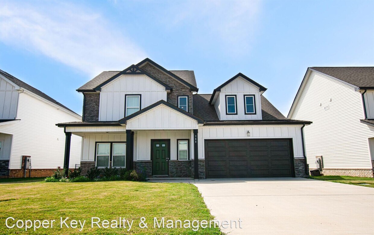 4 br, 2.5 bath House 988 Princeton Drive House Rental in