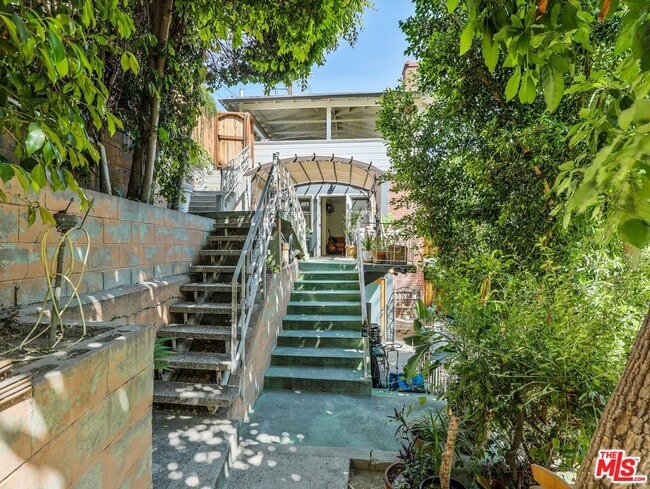 Building Photo - 6921 Pso Del Serra