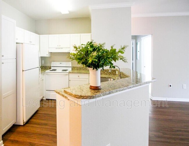 Photo - 60 Fenwick Hall Allee Apartment