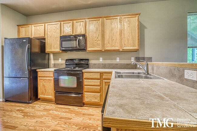 Foto del edificio - Wonderful 2 Bedroom, 2.5 Bathroom Townhome in Hillsboro!