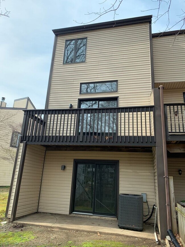 Foto del edificio - 2 bedroom, 2.5 bath townhome in Pike Creek
