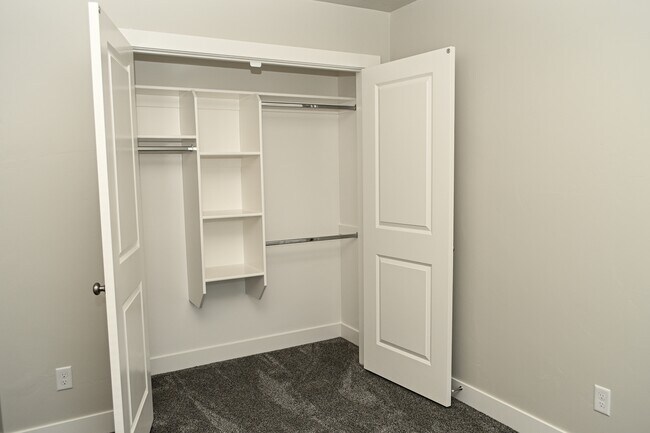 Building Photo - 2251 S 1220 W