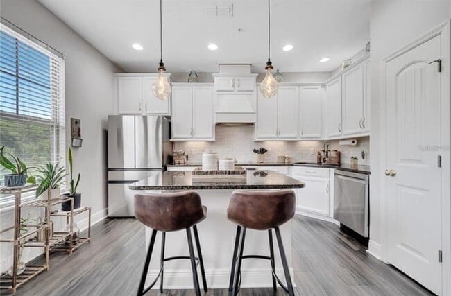 Foto del edificio - 9997 Town Lake Dr