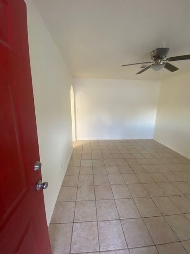 Foto del edificio - 10648 N 15th Ave