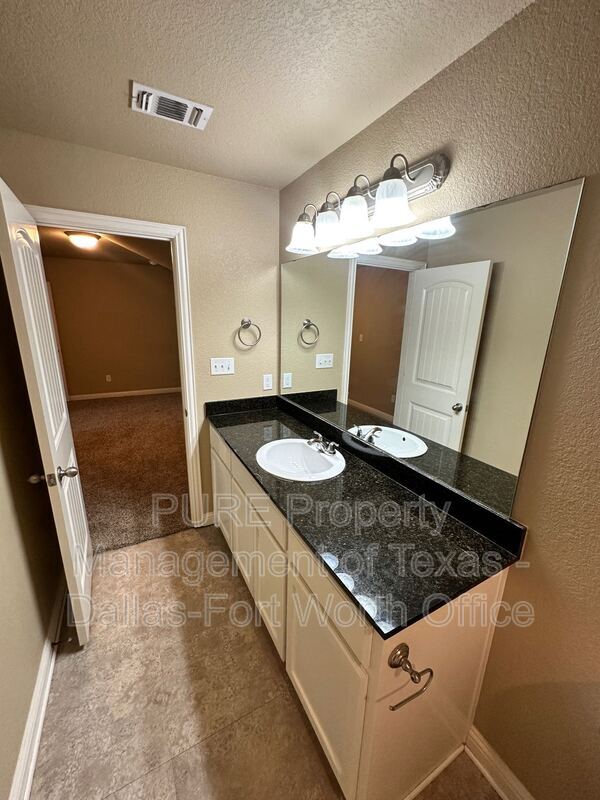 Building Photo - 3007 Weave Ct