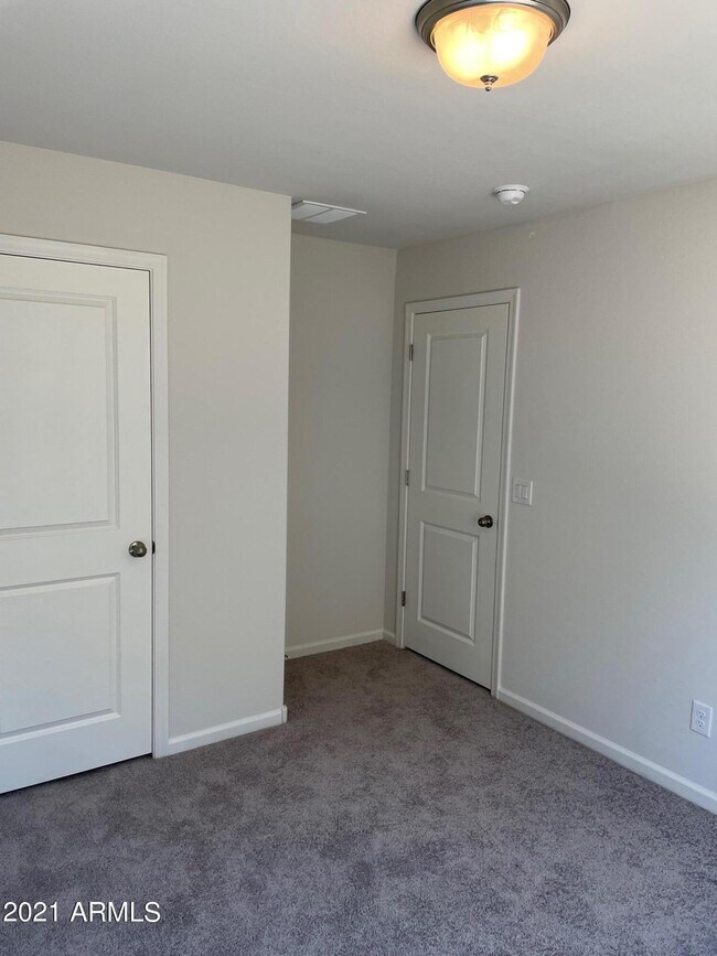 Foto del edificio - 250 W Bobcat Ct